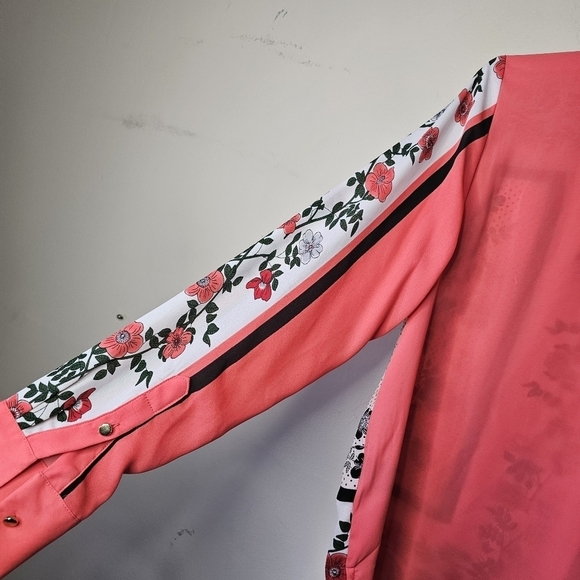 Liz Claiborne Career Floral Lightweight Button Down Size Small Coastal Cowgirl - Picture 8 of 9